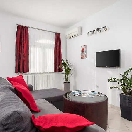 And Slavica Apartman Kraljevica