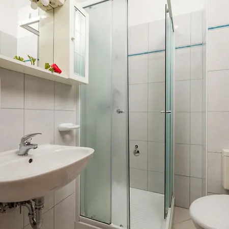 And Slavica 克拉列维察