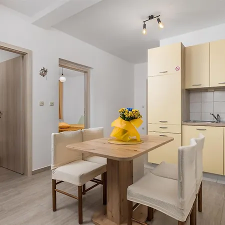 And Slavica 克拉列维察