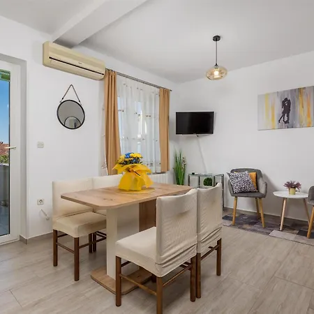 And Slavica 克拉列维察