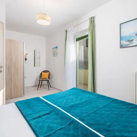 公寓 And Slavica *